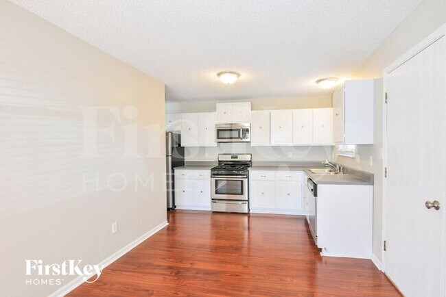 Building Photo - 2141 Treasure Island Dr