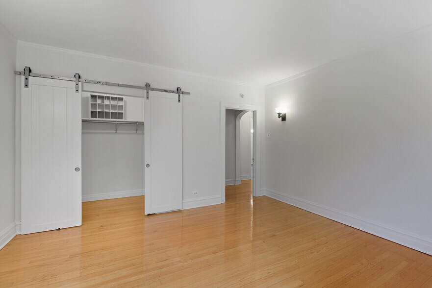 Building Photo - 1507 Dobson St