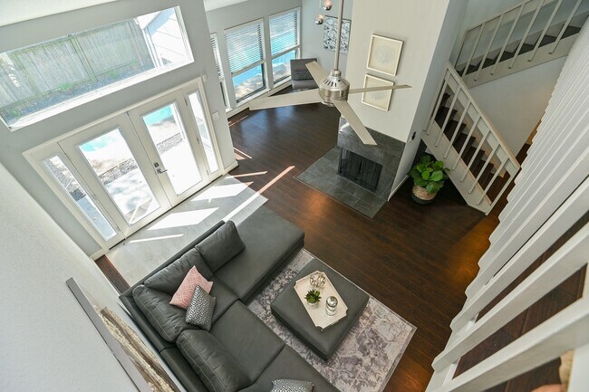 Building Photo - 12800 Briar Forest Dr