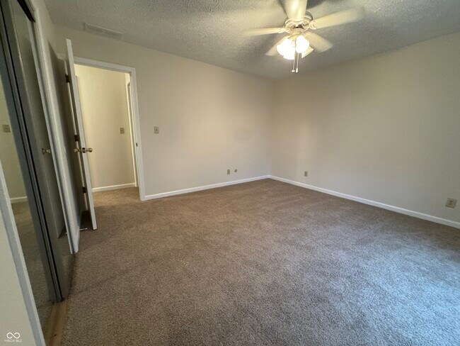 Building Photo - 488 Orchardview Dr