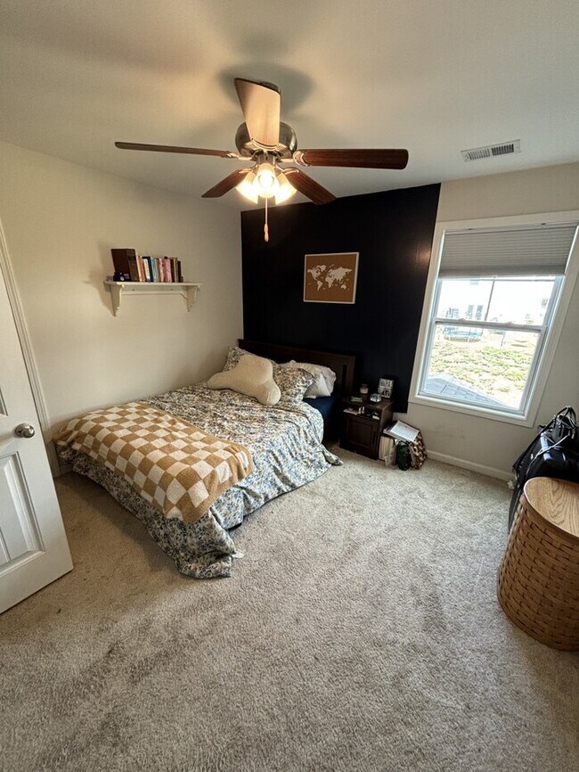 Building Photo - 158 Silver Run Pl