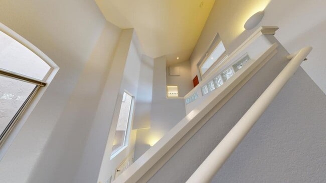 Building Photo - 7254 Shoreline Dr