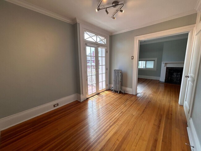 Building Photo - $0 DEPOSIT OPTION. CHARMING VICTORIAN TOWNHOUSE IN UPTOWN/CITY PARK WEST
