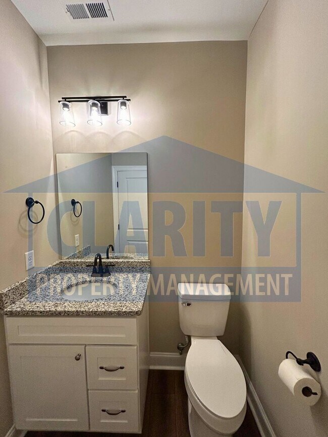 Building Photo - *Brand New* 4 bedroom home!