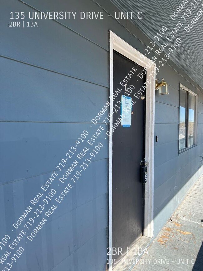 Building Photo - 135 University Dr