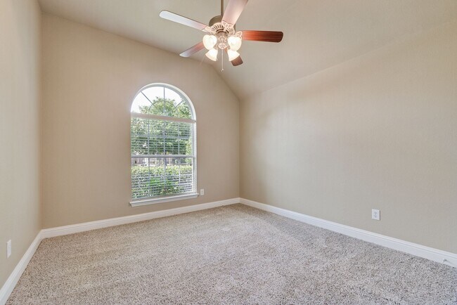 Building Photo - A must see home in Grand Prairie!