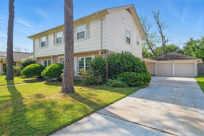 Building Photo - 9711 Derrik Dr