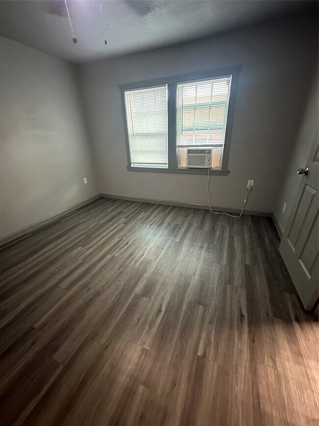 Building Photo - 2419 Pannell St