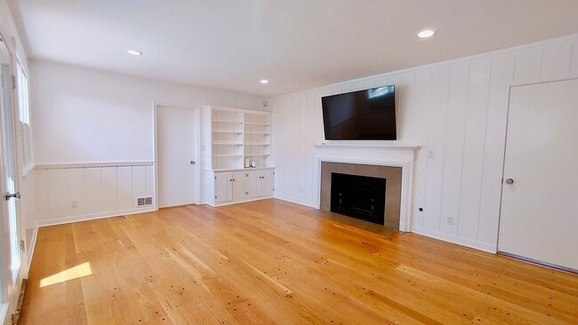 Building Photo - Broadmoor Mid-Century 3 Bedroom Ranch With...