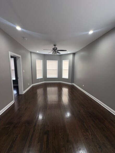 Building Photo - 7414 S Maryland Ave