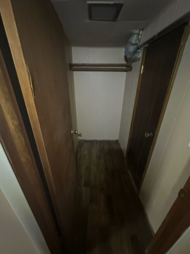 Building Photo - 2 Bed 1.5 Bath Home For Rent - FIRST MONTH FREE With 13 Month Lease