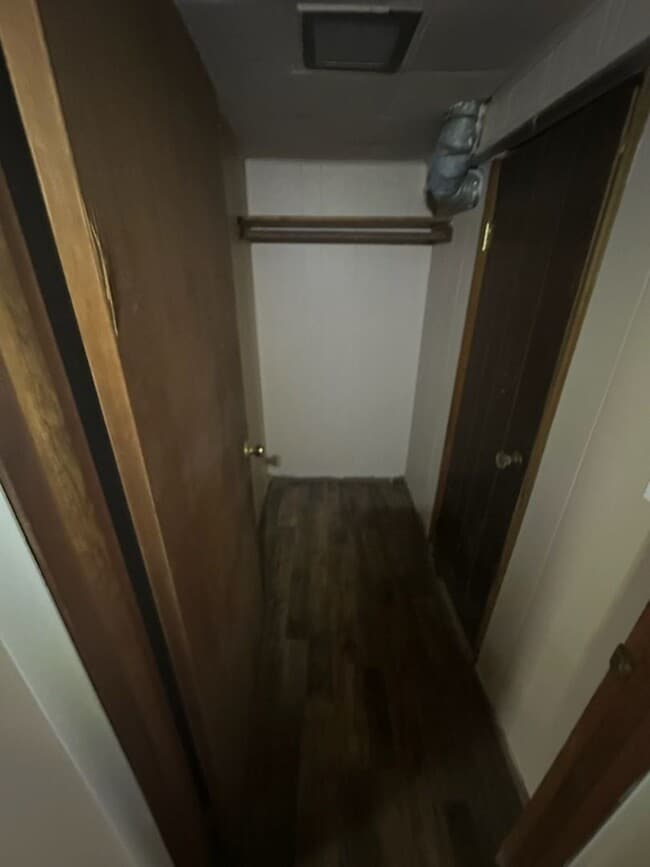 Building Photo - 2 Bed/1.5 Bath Home For Rent on Cynthia Lane - FIRST MONTH FREE WITH 13 MONTH LEASE!