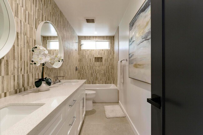 Building Photo - **3900 Paseo De Las Tortugas Torrance** Spacious 4 bedroom 3 bath with beautiful view!