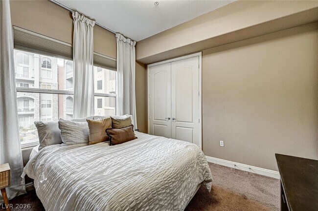 Building Photo - 56 E Serene Ave