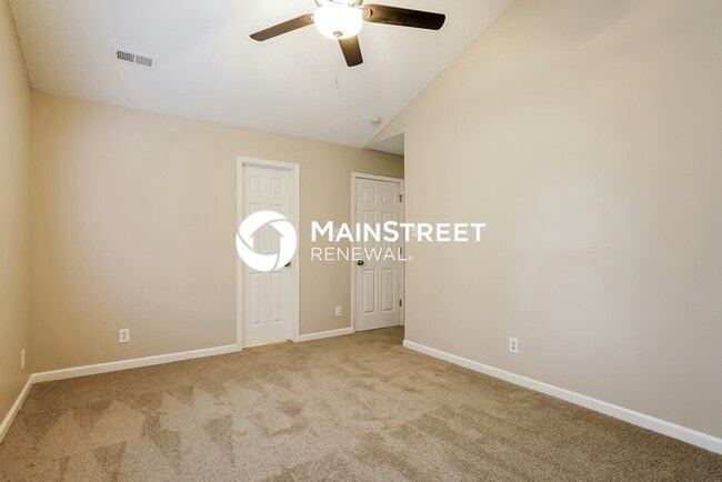 Building Photo - 3 Bedroom Pet-Friendly Home in Raleigh, NC with Main Street Renewal