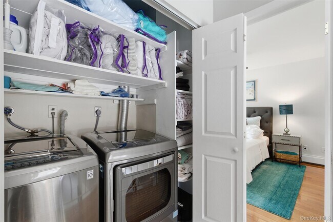 Building Photo - 10 Bayberry Ln