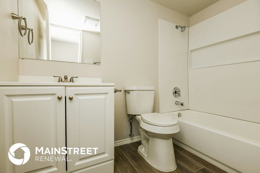 Building Photo - 4217 Longmeadow Way