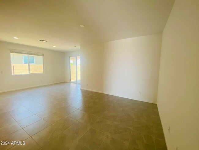 Building Photo - 5531 S 23rd Dr