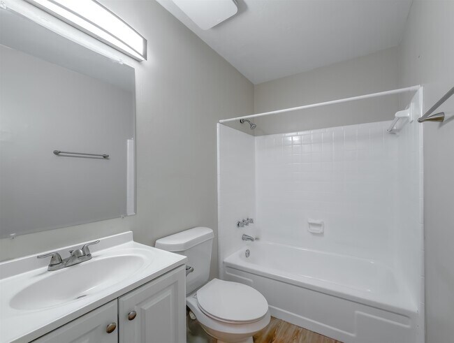 Building Photo - 2632 Vassar Rd