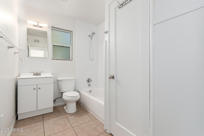 Building Photo - 1235 S Roosevelt St