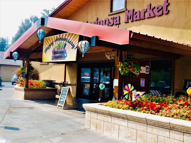 Building Photo - 485 Mill St