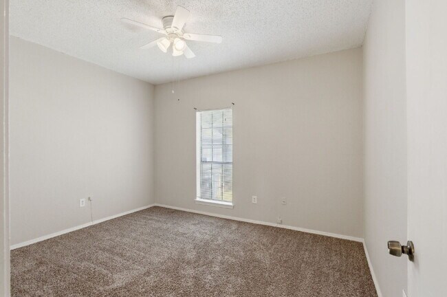 Building Photo - Rowlett Duplex