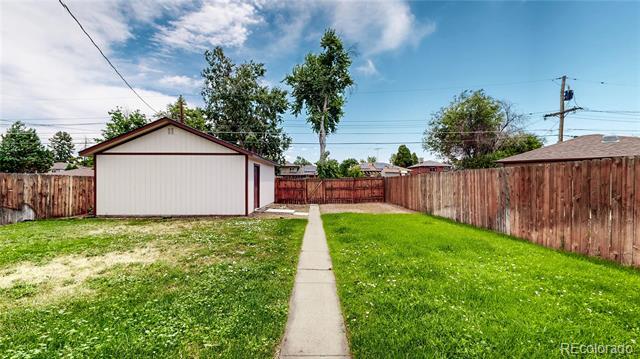 Building Photo - 3536 Dahlia St