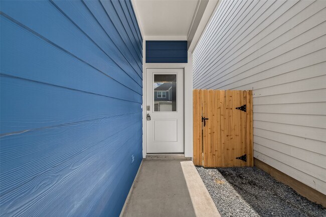 Building Photo - 3527 Lovebird Ln
