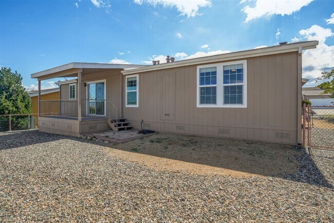 Building Photo - 3 Bedroom, 2 Bath Home with Views of Willo...