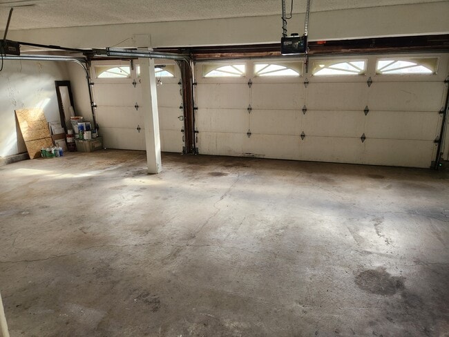 Building Photo - 25082 Owens Lake Cir