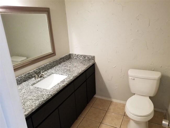 Building Photo - 6032 Westridge Ln