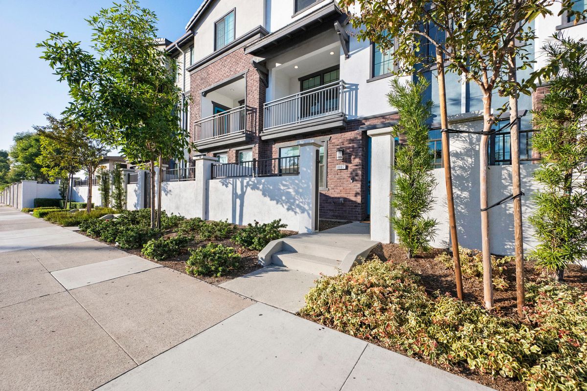 Building Photo - 8887 Orangethorpe Ave