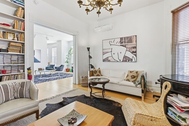 Building Photo - 2001 Orrington Ave