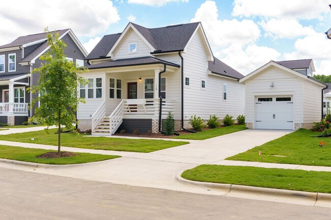 Building Photo - Beautiful 2 Bedroom/2 Bath in Chatham Park...