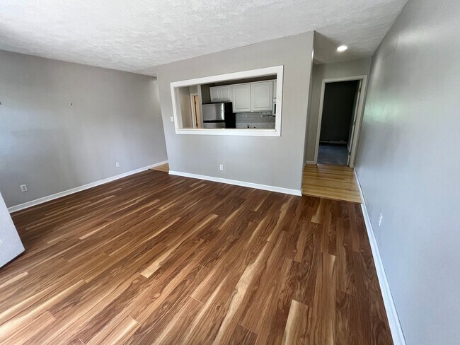 Building Photo - 212 W Locust St