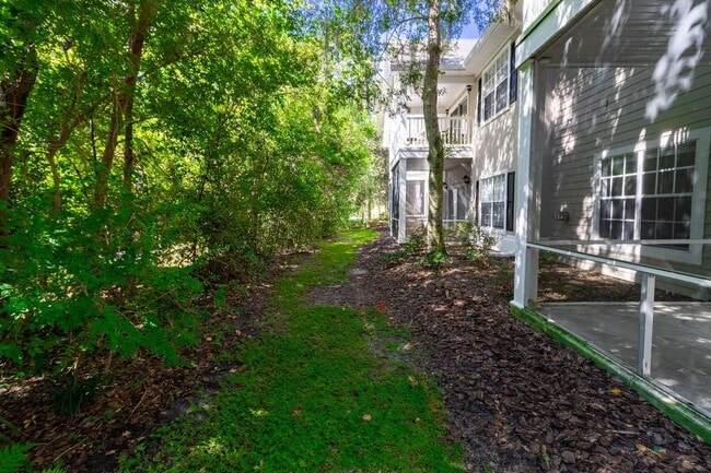 Building Photo - Luxurious 1 Bed / 1 Bath Condo in The Link...