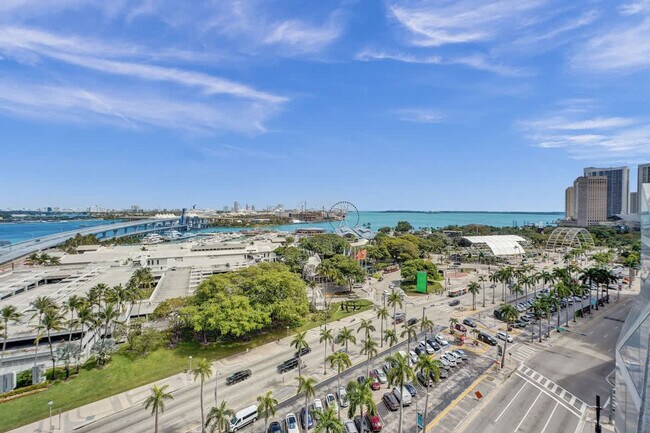 Building Photo - 398 NE 5th St