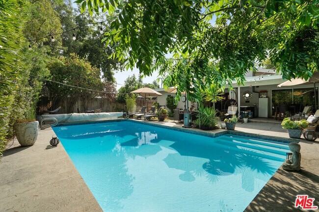 Building Photo - 12237 Hesby St