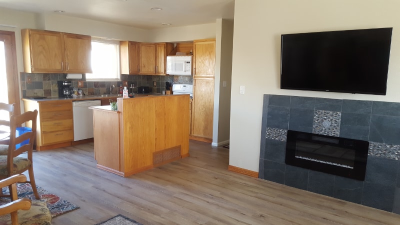 Building Photo - 3300 N Overland Trail