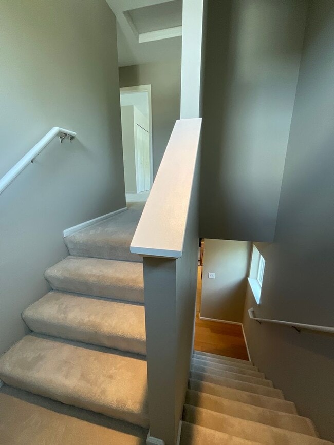 Building Photo - MAGNOLIA 3 BED, 1.5 BATH TOWNHOME FOR RENT...