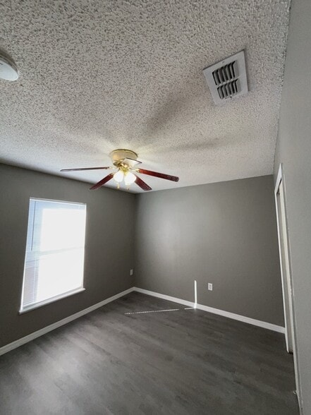 Building Photo - 240 Dalton Dr