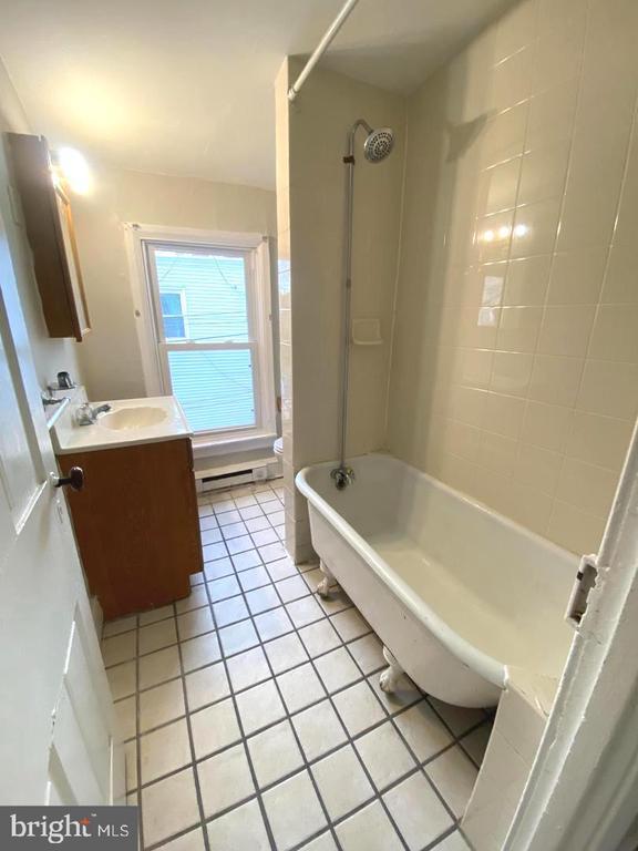 Building Photo - 64 S Evans St