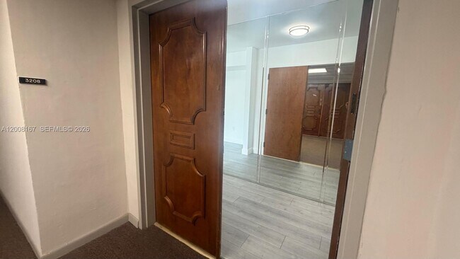 Building Photo - 5900 SW 127th Ave