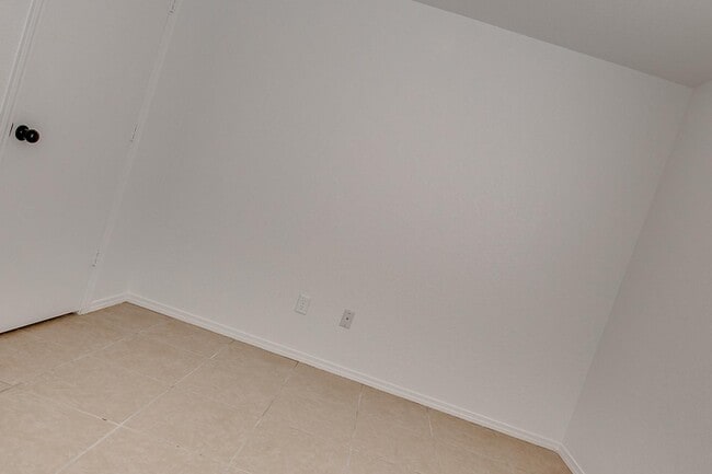 Building Photo - 913 SW 153rd St