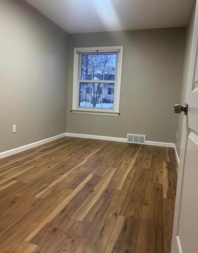 Building Photo - 1977 Princeton Rd