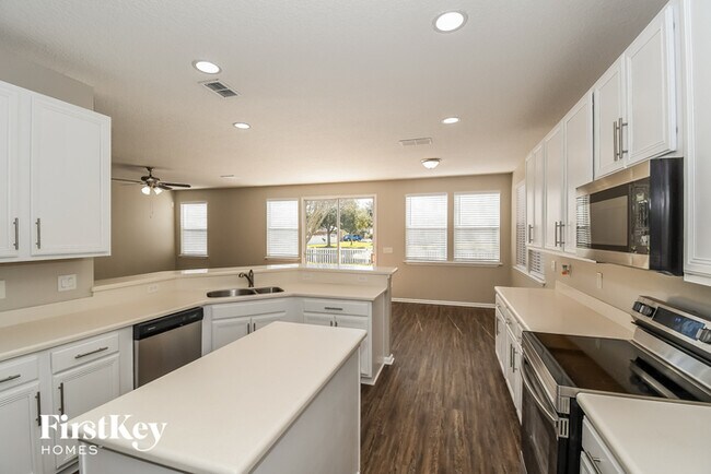 Building Photo - 207 Pine Arbor Cir