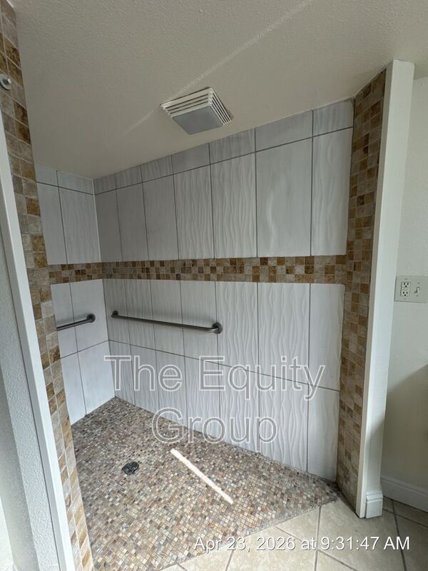 Building Photo - 32606 Rd 124