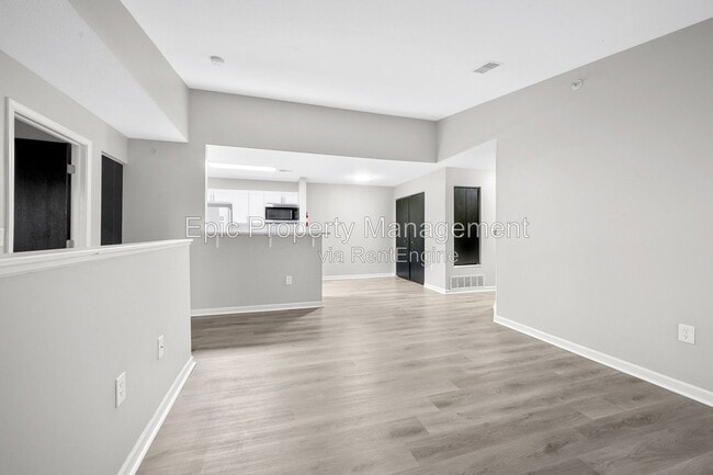 Building Photo - 9200 Charlotte Ct