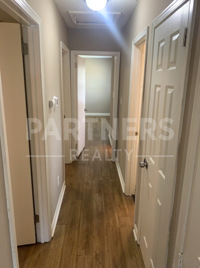 Building Photo - 4536 Wake Forest Dr