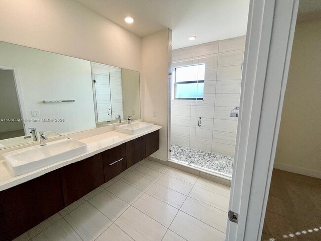 Building Photo - 8871 NW 103rd Pl